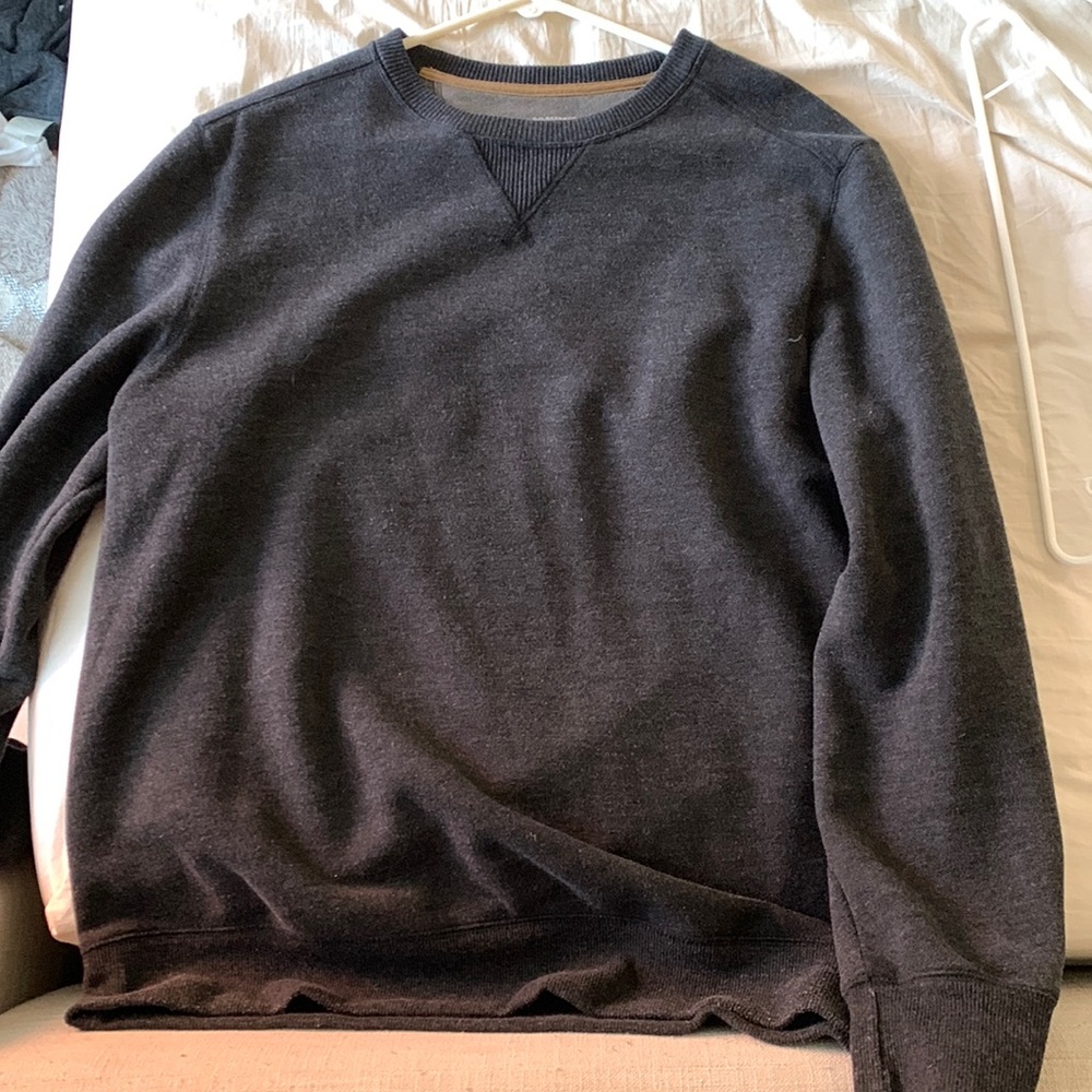 Mens grey large crewneck sweater. G.H. Bass & Co.